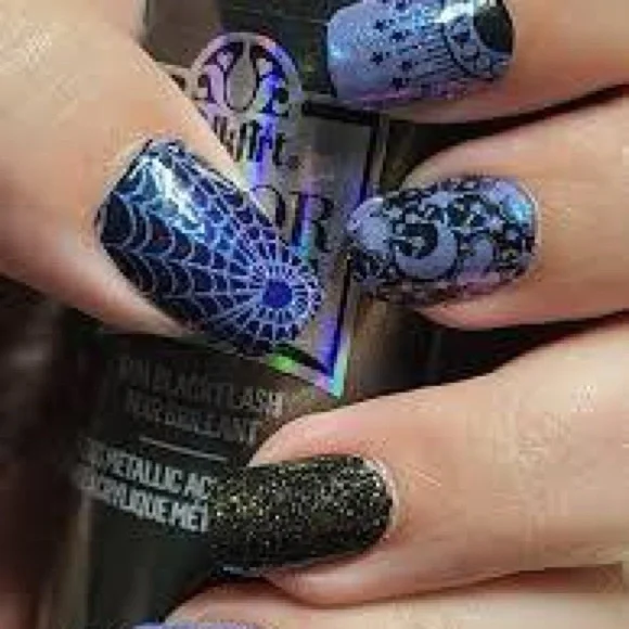 RETIRED Color street nails HEX GIRLFRIEND HALLOWEEN POLISH - Picture 7 of 10